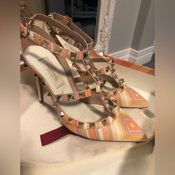 ❌SOLD Valentino rock stud 100mm - Picture 1 of 7